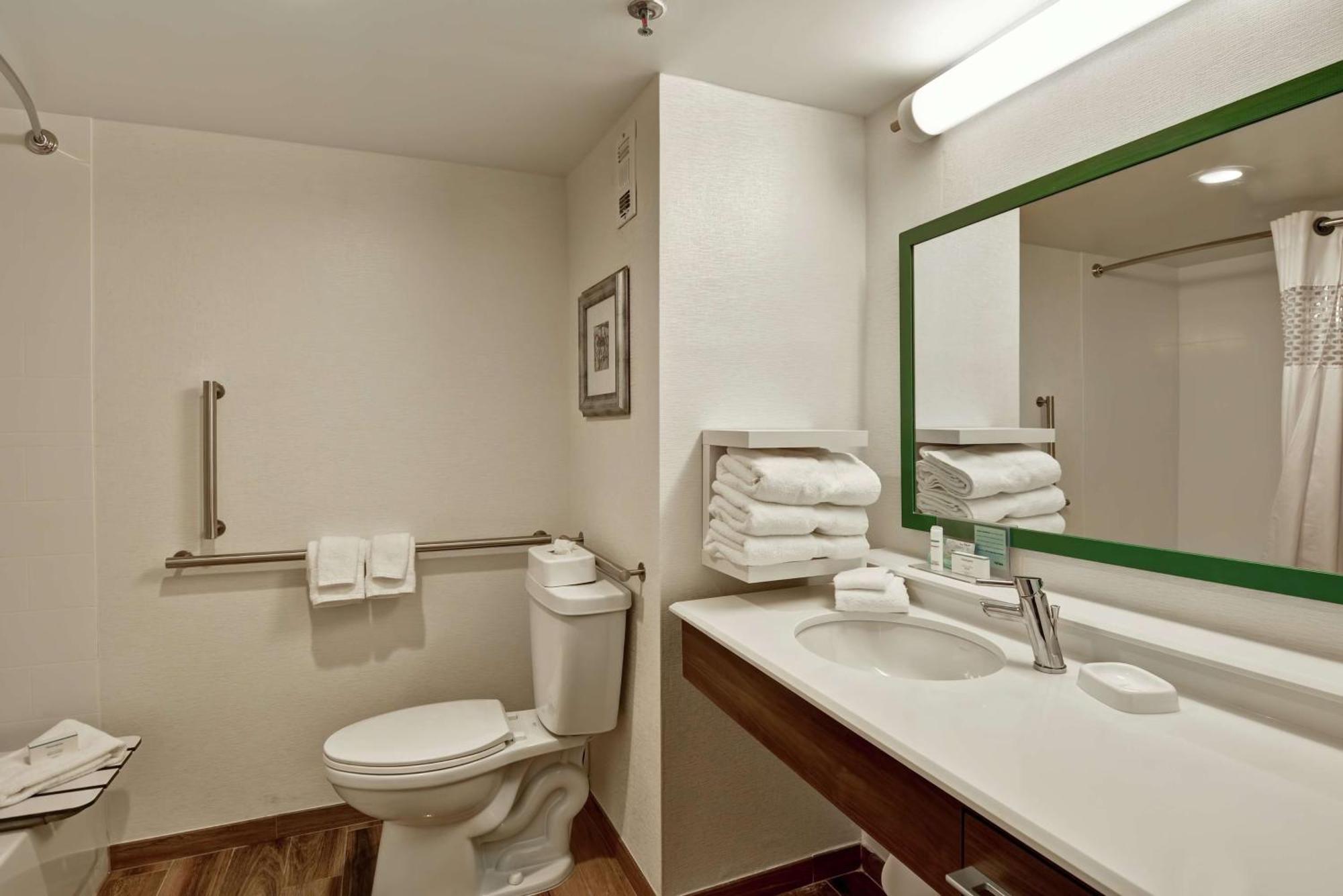 Hampton Inn Albany-Wolf Road Exterior photo